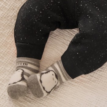 Βρεφικές κάλτσες για αγόρια Mayoral γκρί με αντιολισθητικές πατούσες