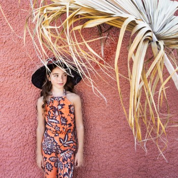 Παιδική ολόσωμη φόρμα για κορίτσια M&B halter εμρπιμέ πορτοκαλί